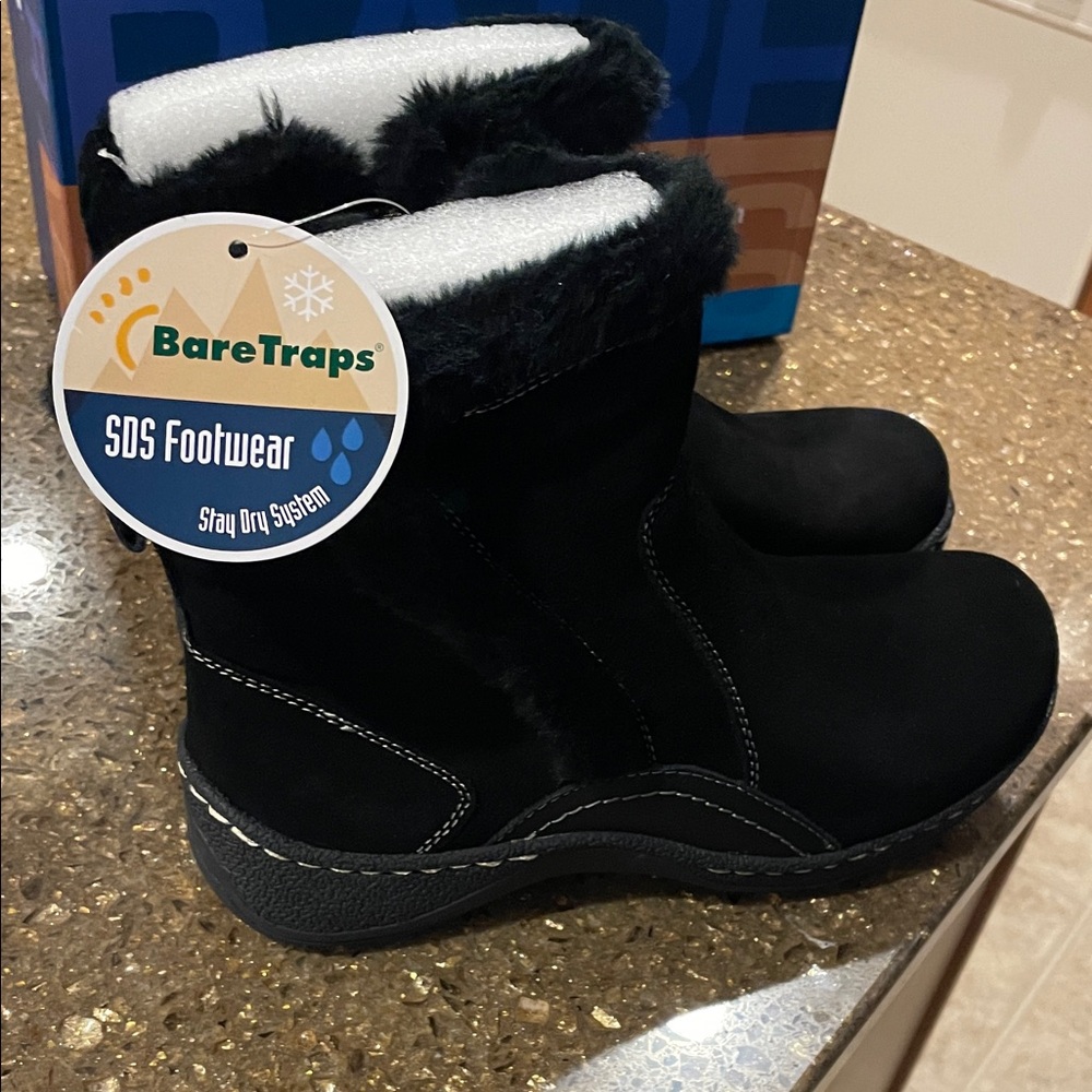New with Box BareTraps Women's Black Winter Boots with Fur Trim Size 9 - Picture 3 of 5